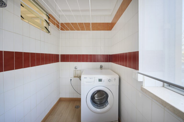Telheiras 8# - Laundry Room
